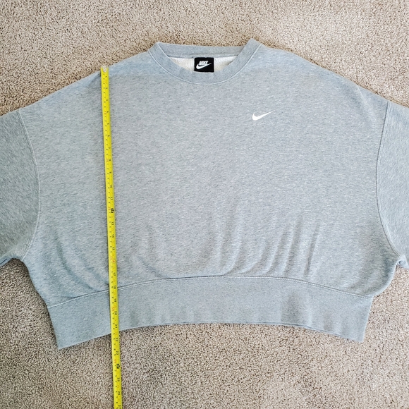 Nike Women's Gray Oversized Crewneck Sweatshirt - Picture 6 of 7